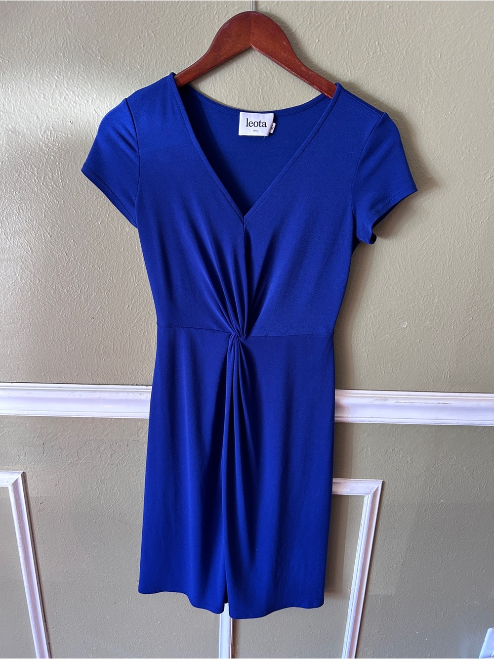 Leota Electric Royal Blue V-Neck Twist-Front Dress Professional Cocktail Small
